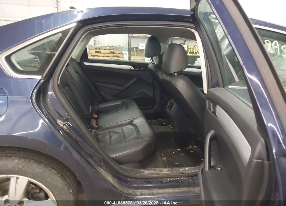 2013 VOLKSWAGEN PASSAT VIN: 1VWBH7A32DC020111