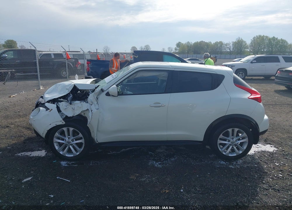 2011 NISSAN JUKE VIN: JN8AF5MV9BT025393