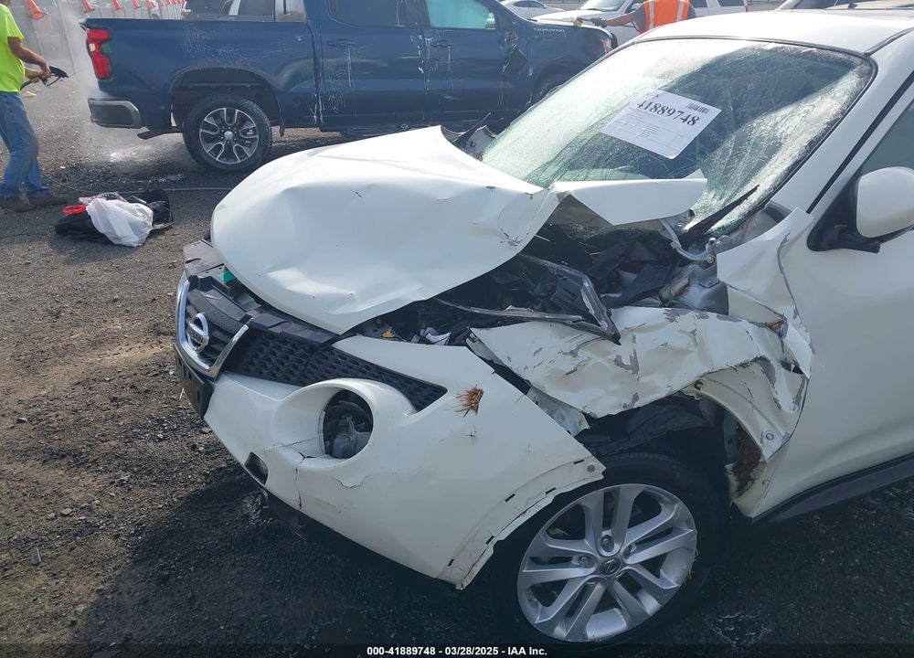 2011 NISSAN JUKE VIN: JN8AF5MV9BT025393