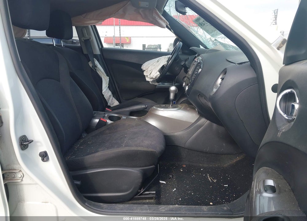 2011 NISSAN JUKE VIN: JN8AF5MV9BT025393