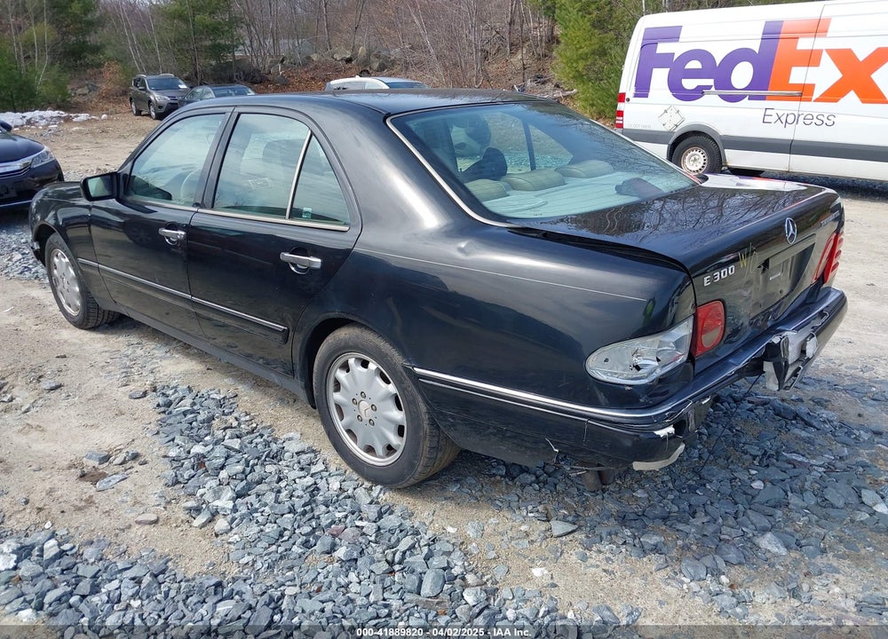 1998 MERCEDES-BENZ E 300 DIESEL VIN: WDBJF25F2WA482225