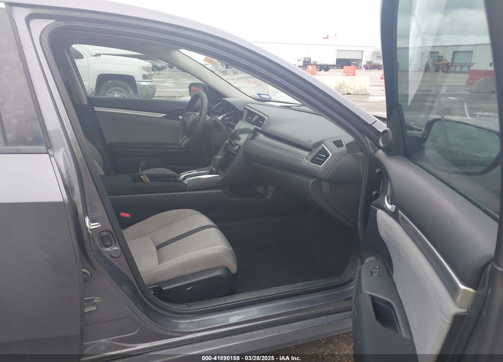 2018 HONDA CIVIC VIN: 2HGFC2F72JH578309