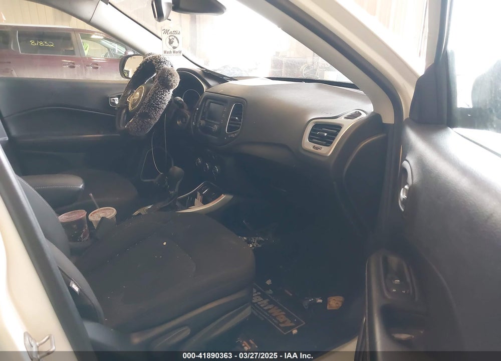 2018 JEEP COMPASS VIN: 3C4NJCAB4JT318163