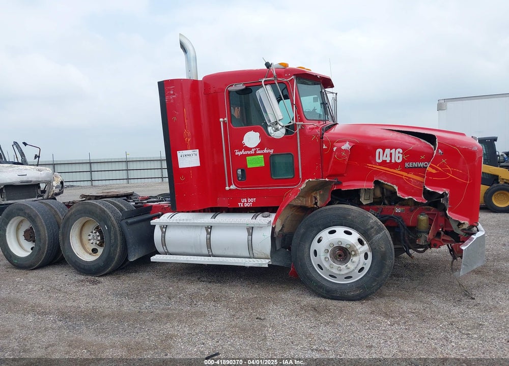 2005 KENWORTH T800 T800 VIN: 1NKDLU9X85J080910