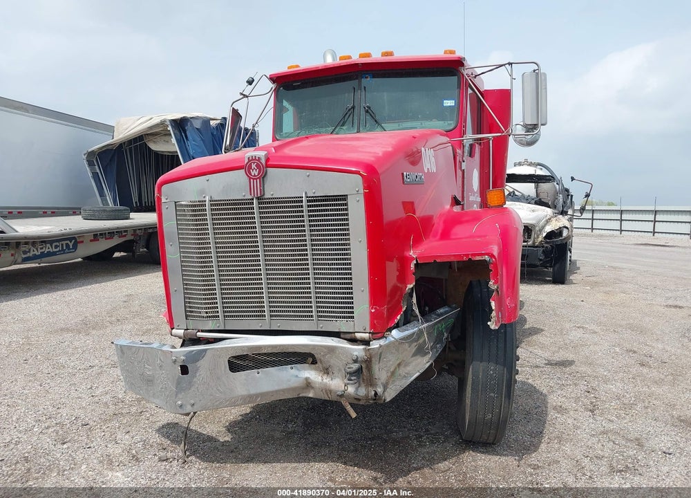 2005 KENWORTH T800 T800 VIN: 1NKDLU9X85J080910
