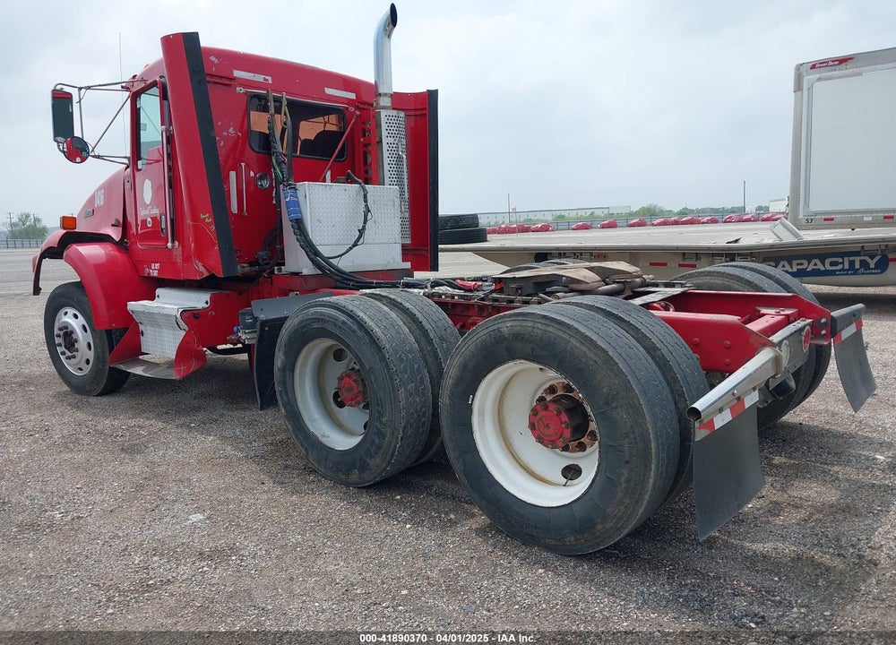 2005 KENWORTH T800 T800 VIN: 1NKDLU9X85J080910