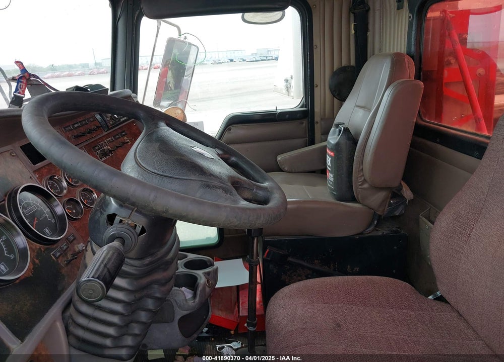 2005 KENWORTH T800 T800 VIN: 1NKDLU9X85J080910