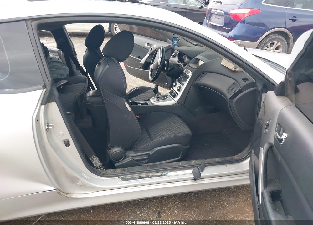 2010 HYUNDAI GENESIS VIN: KMHHT6KD1AU007817