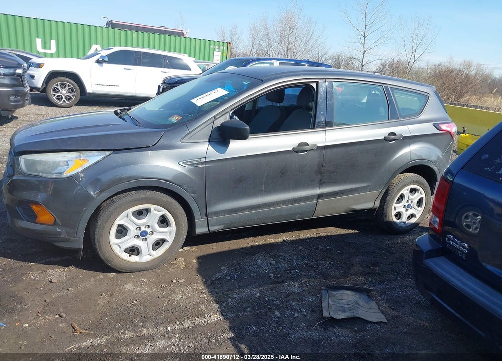 2017 FORD ESCAPE VIN: 1FMCU0F75HUD15558