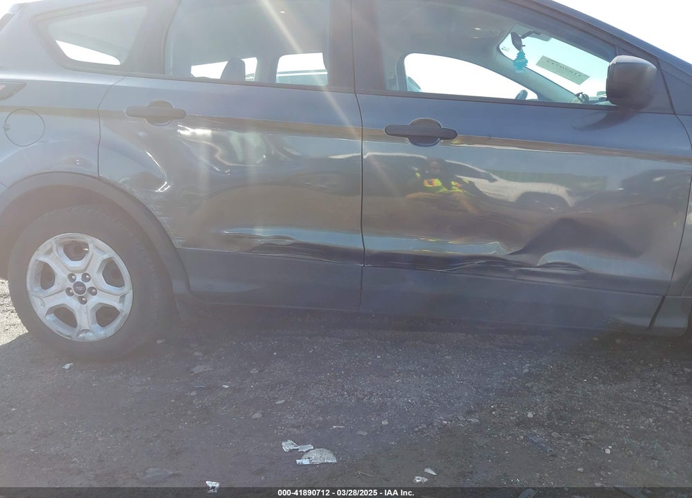 2017 FORD ESCAPE VIN: 1FMCU0F75HUD15558
