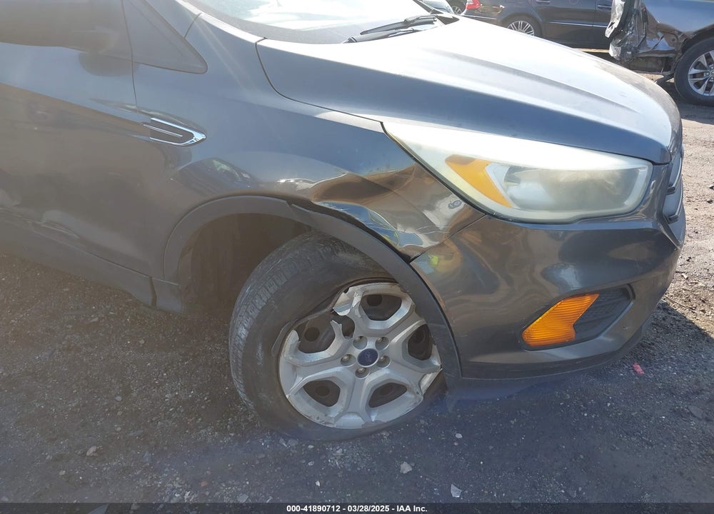2017 FORD ESCAPE VIN: 1FMCU0F75HUD15558
