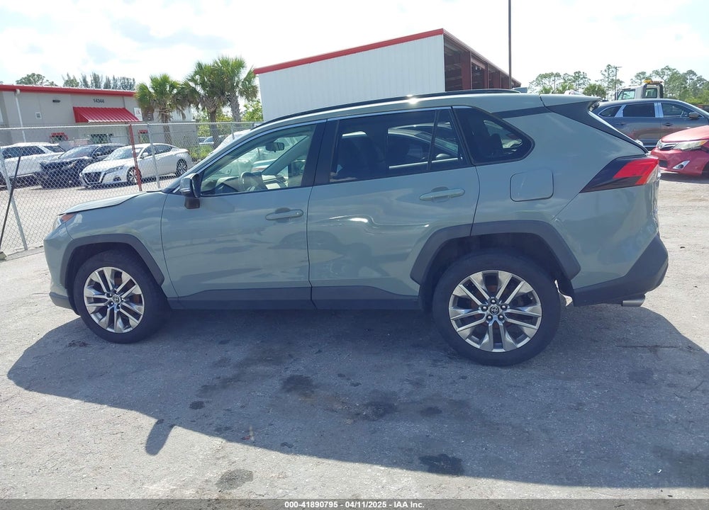 2019 TOYOTA RAV4 XLE PREMIUM VIN: JTMC1RFV5KD014585