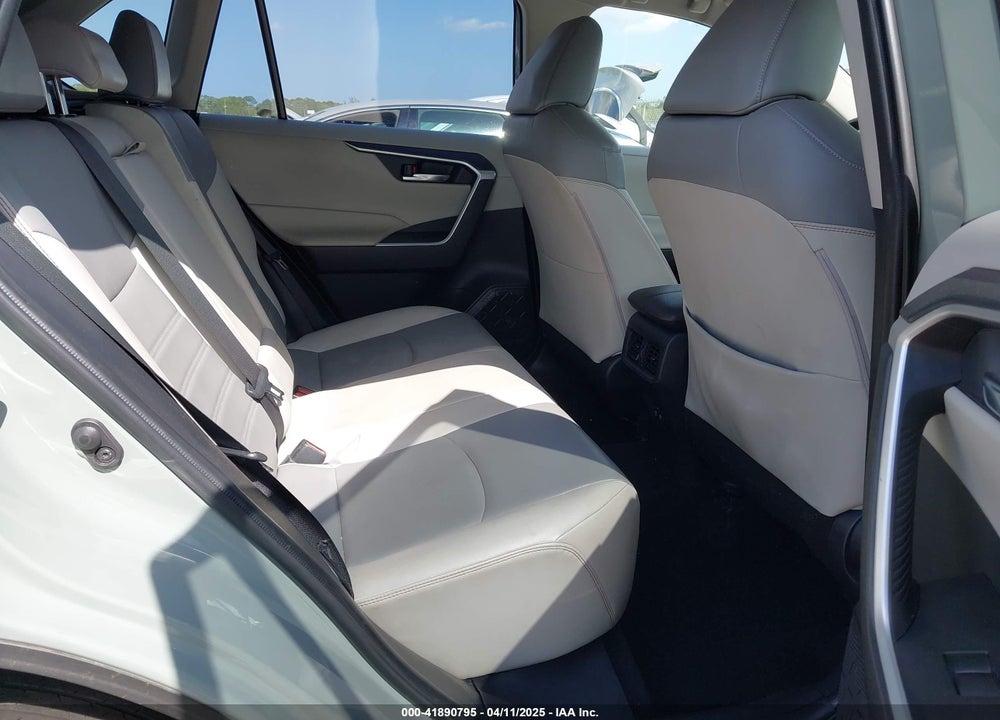 2019 TOYOTA RAV4 XLE PREMIUM VIN: JTMC1RFV5KD014585