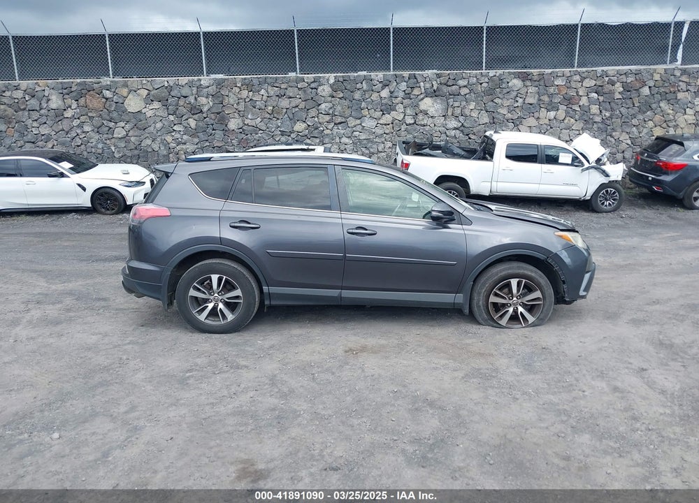 2018 TOYOTA RAV4 XLE VIN: JTMRFREV7JJ177574