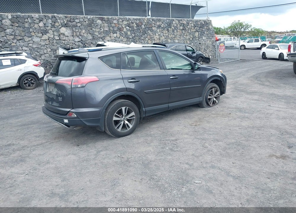 2018 TOYOTA RAV4 XLE VIN: JTMRFREV7JJ177574