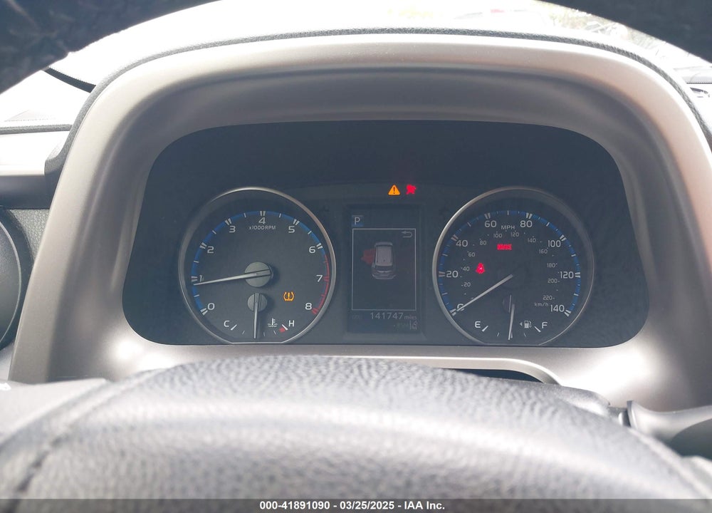 2018 TOYOTA RAV4 XLE VIN: JTMRFREV7JJ177574