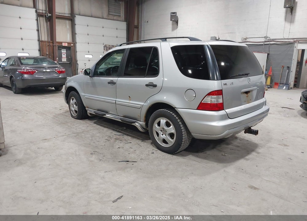 2002 MERCEDES-BENZ ML 320 VIN: 4JGAB54E42A343467