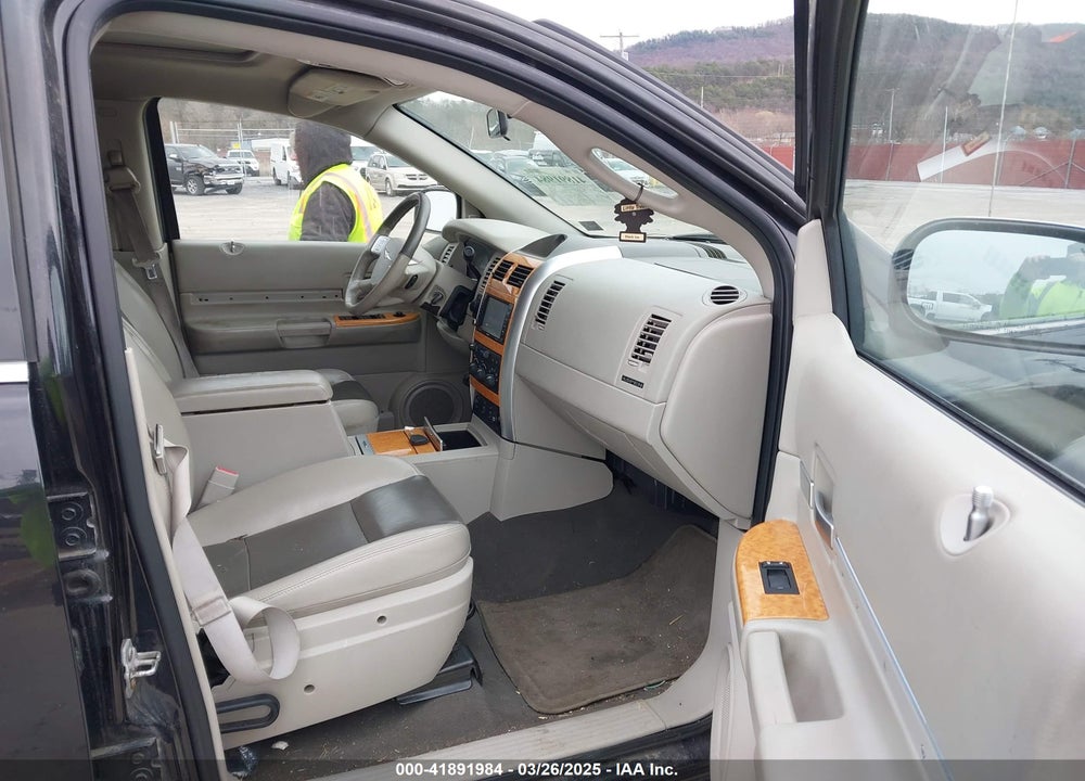 2008 CHRYSLER ASPEN VIN: 1A8HW58278F122456