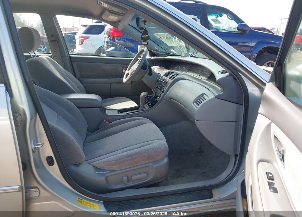 2001 TOYOTA AVALON XL VIN: 4T1BF28B01U179736
