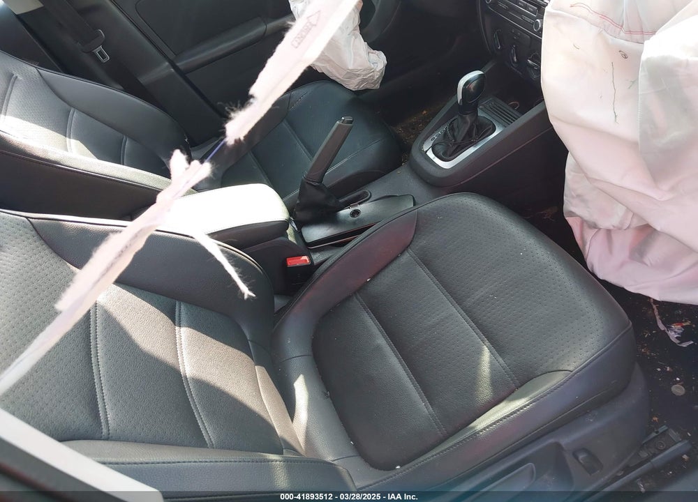 2014 VOLKSWAGEN JETTA 1.8T SE VIN: 3VWD17AJ4EM266248
