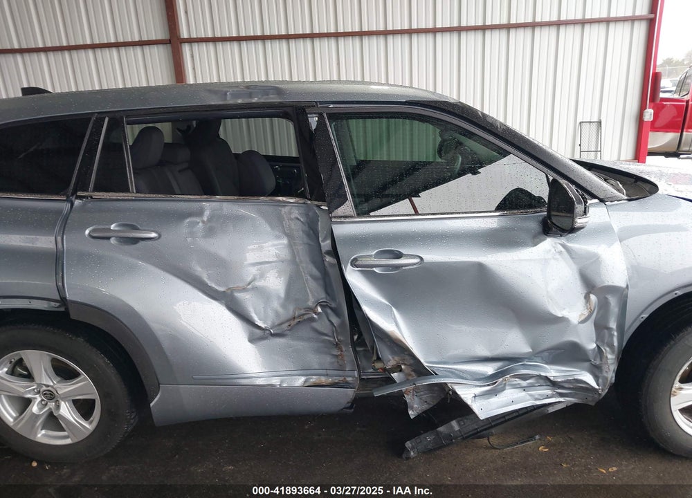 2022 TOYOTA HIGHLANDER LE VIN: 5TDZZRAH2NS135247