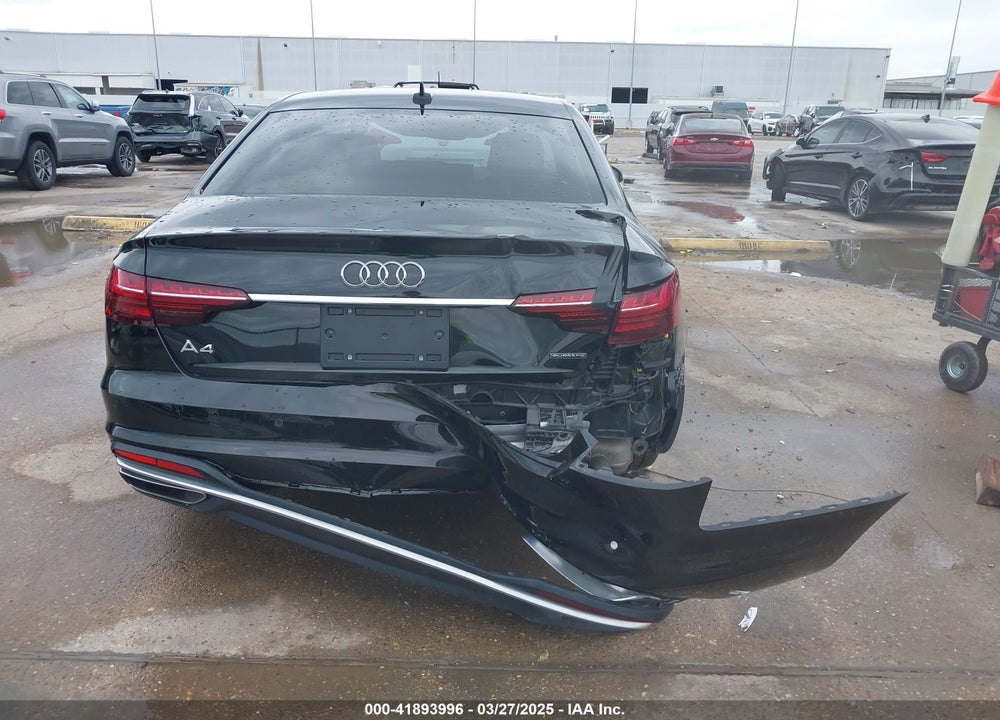 2022 AUDI A4 VIN: WAUEAAF4XNN006477
