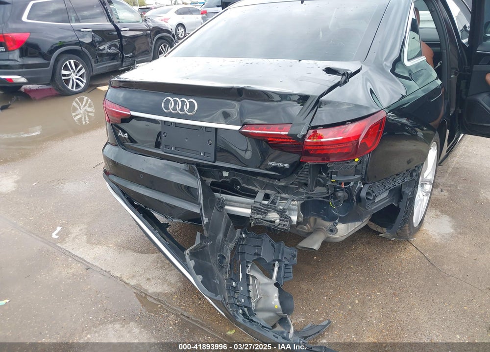2022 AUDI A4 VIN: WAUEAAF4XNN006477