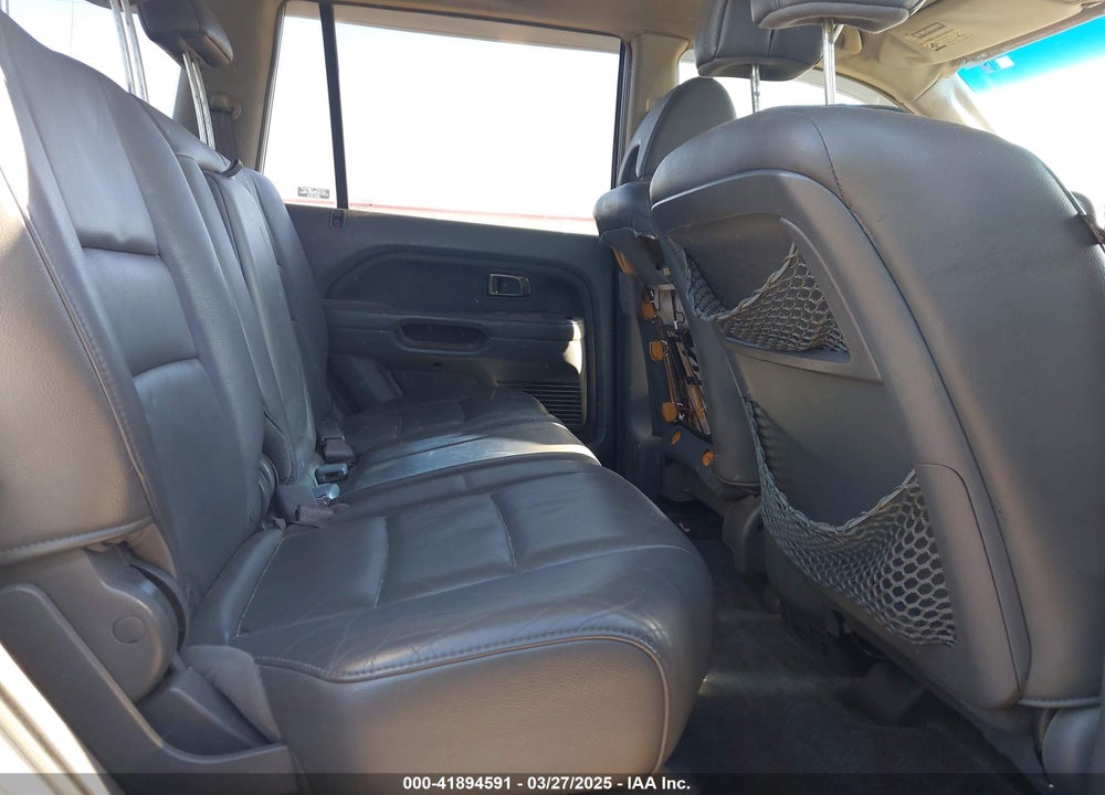 2006 HONDA PILOT EX-L VIN: 5FNYF28536B011100