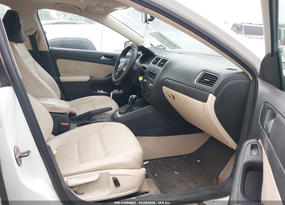 2014 VOLKSWAGEN JETTA VIN: 3VWD07AJ8EM296808
