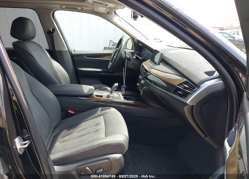 2016 BMW X5 VIN: 5UXKR2C51G0H41626