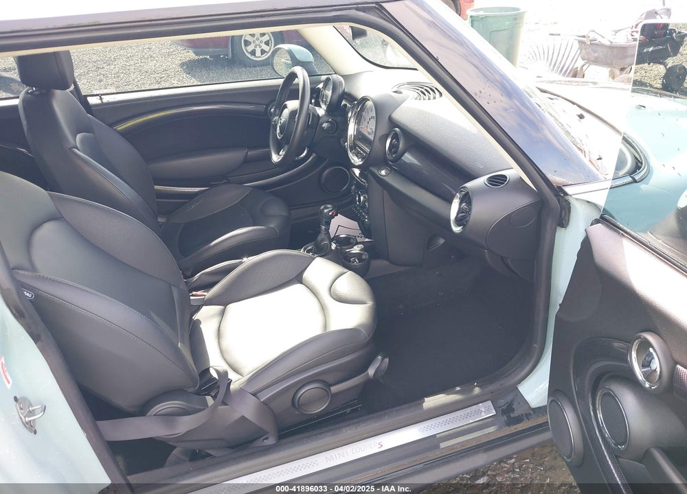 2013 MINI CLUBMAN COOPER S VIN: WMWZG3C52DT800103