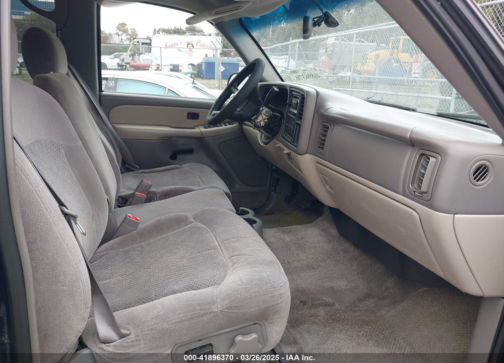 2002 CHEVROLET TAHOE LS VIN: 1GNEC13T92R201832