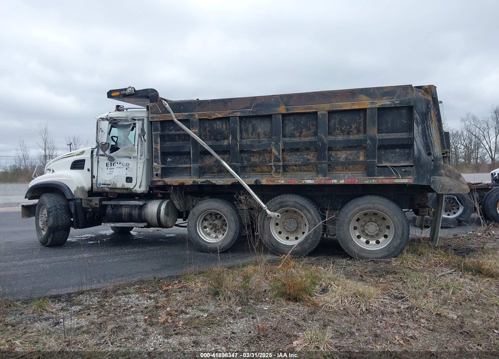 2006 MACK CV713 CV700 VIN: 1M2AG11C36M033540