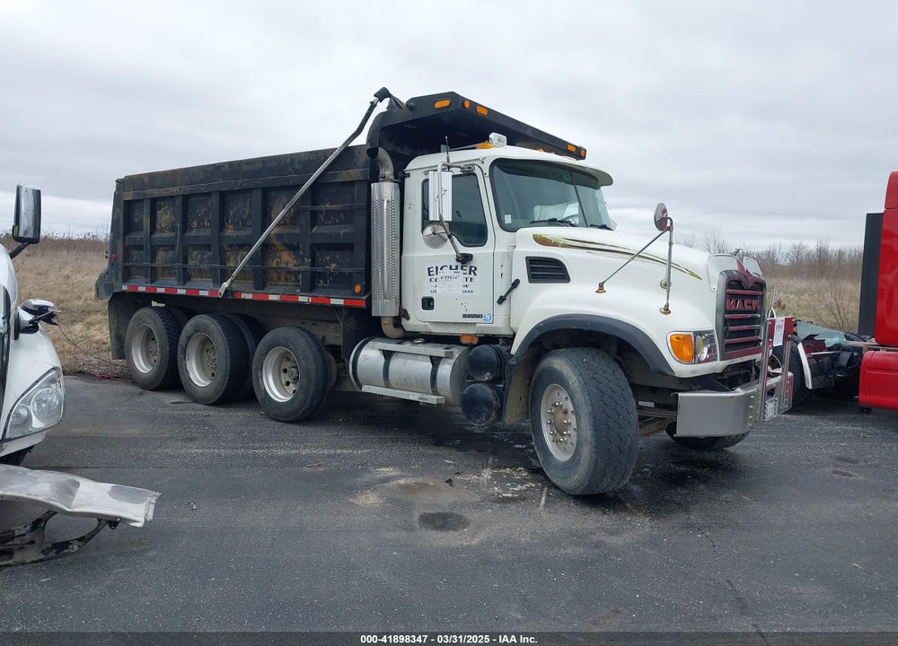 2006 MACK CV713 CV700 VIN: 1M2AG11C36M033540