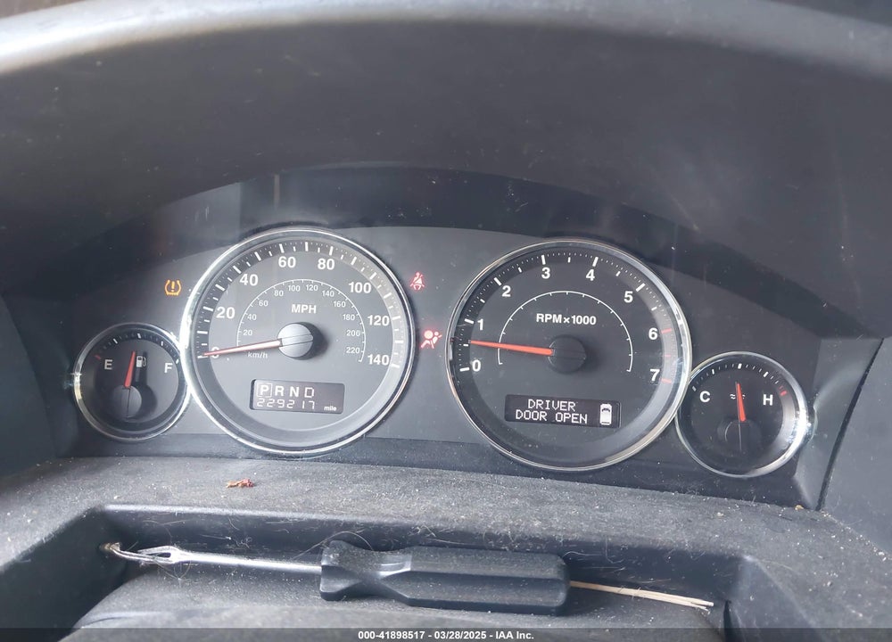 2008 JEEP COMMANDER VIN: 1J8HG48K08C187691