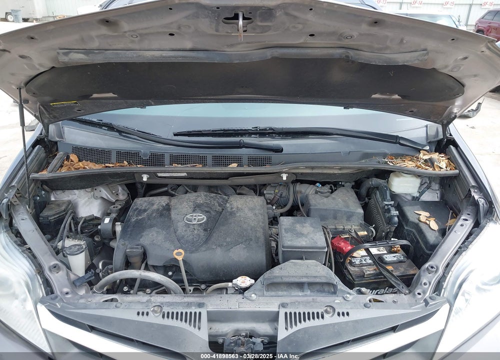 2019 TOYOTA SIENNA XLE 8 PASSENGER VIN: 5TDYZ3DC5KS984521