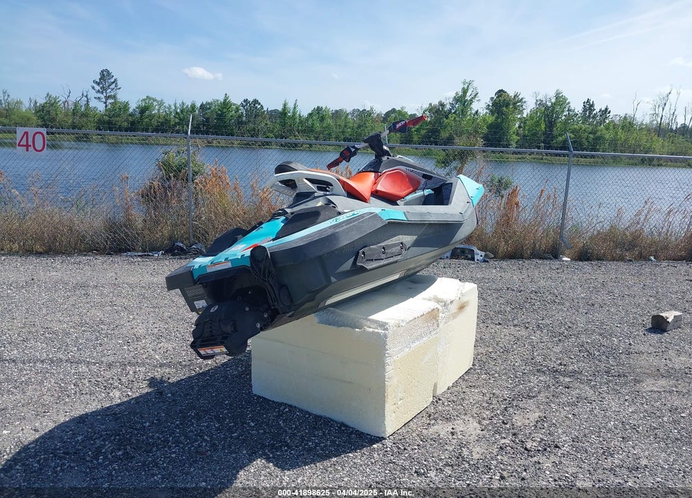 2017 SEADOO SPARK VIN: YDV62018J617