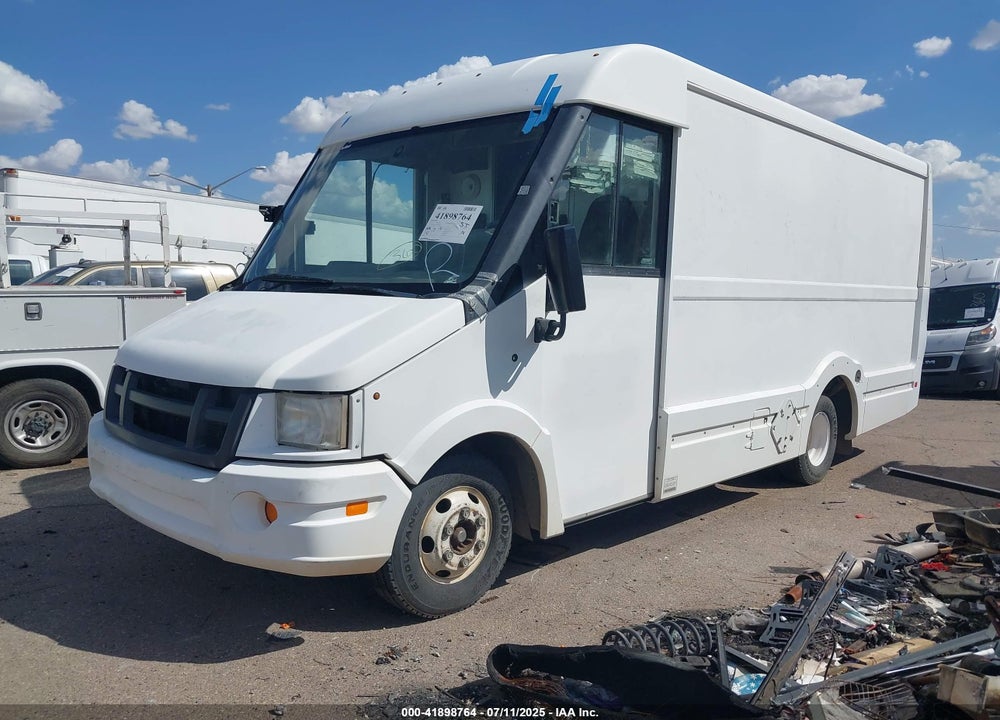 2013 ISUZU COMMERCIAL VAN VIN: JALB4T173D7W01148