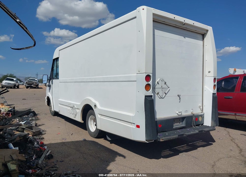 2013 ISUZU COMMERCIAL VAN VIN: JALB4T173D7W01148