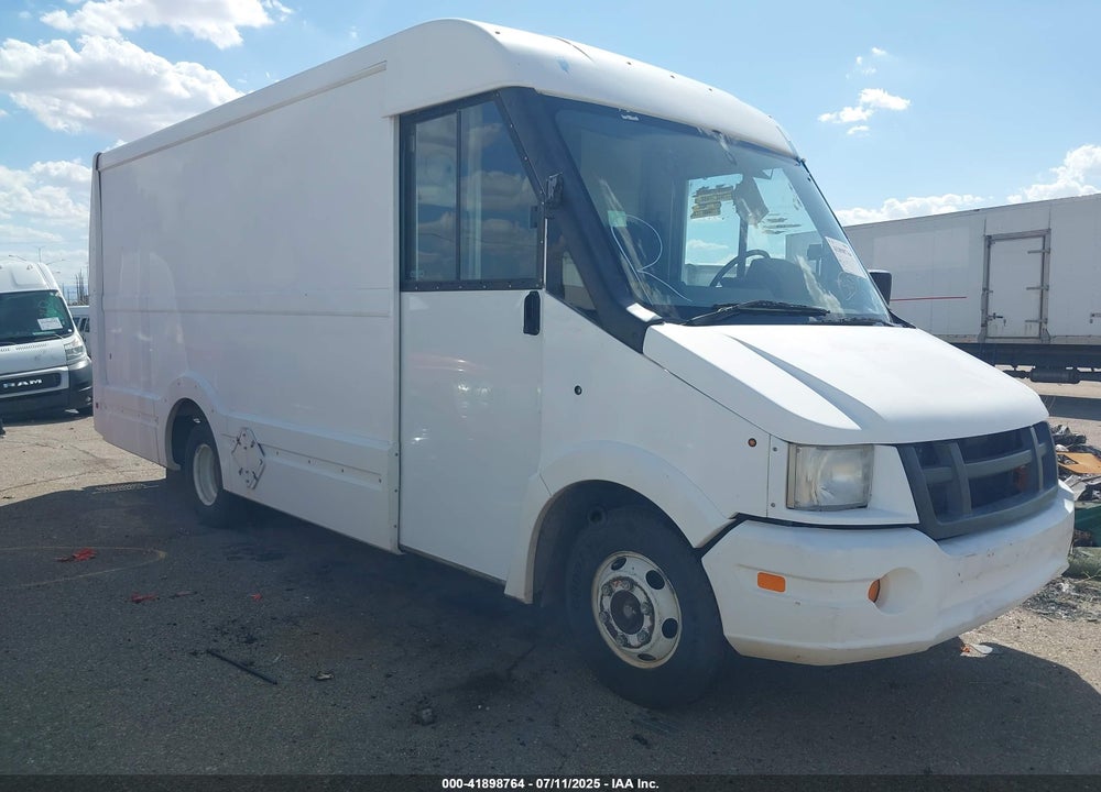 2013 ISUZU COMMERCIAL VAN VIN: JALB4T173D7W01148
