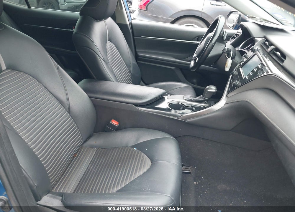 2019 TOYOTA CAMRY SE VIN: 4T1B11HK6KU217769