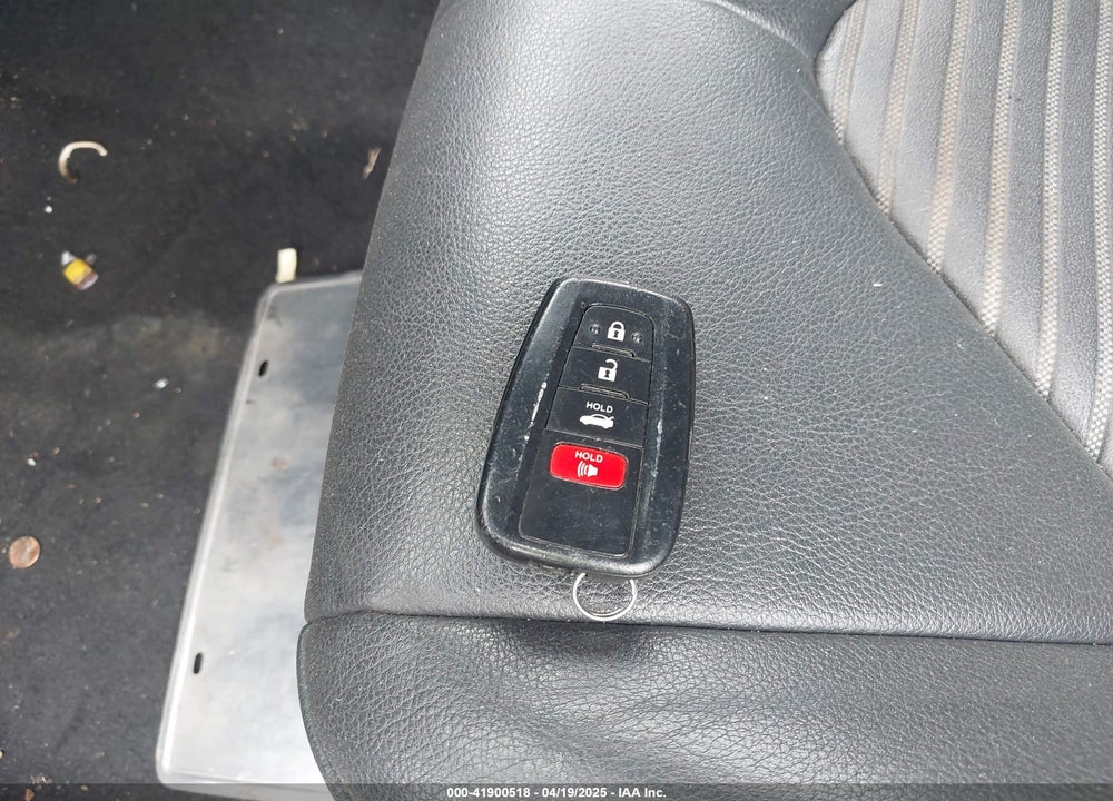 2019 TOYOTA CAMRY SE VIN: 4T1B11HK6KU217769