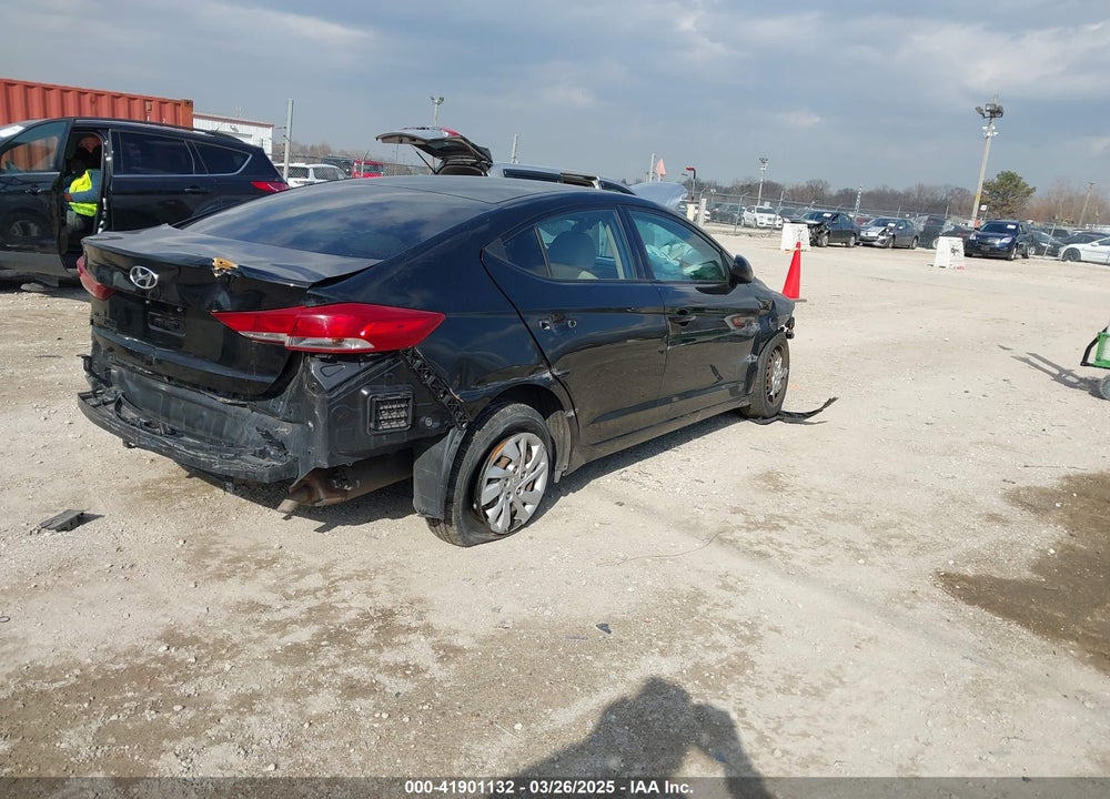 2018 HYUNDAI ELANTRA SE VIN: 5NPD74LF4JH224834