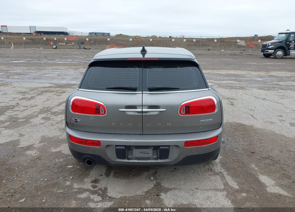 2017 MINI CLUBMAN VIN: WMWLN5C53H2E32472