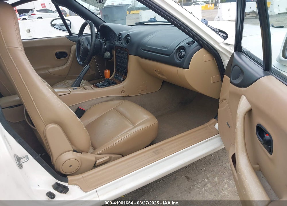 1999 MAZDA MX-5 MIATA LEATHER PKG/POPULAR EQUIPMENT PKG/SPORTS PKG/TOURING PKG VIN: JM1NB3539X0111435