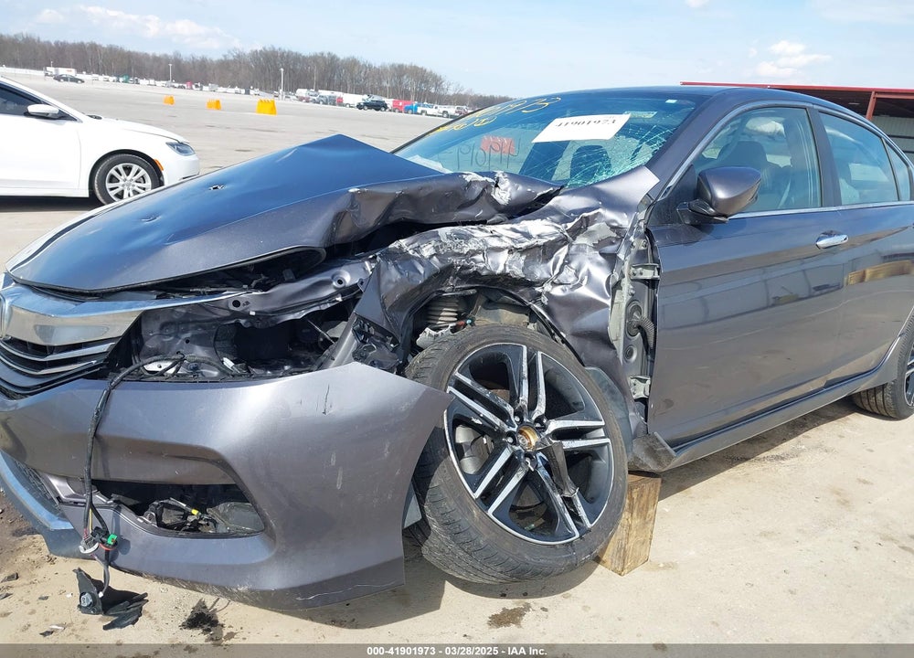 2016 HONDA ACCORD VIN: 1HGCR2F51GA202935