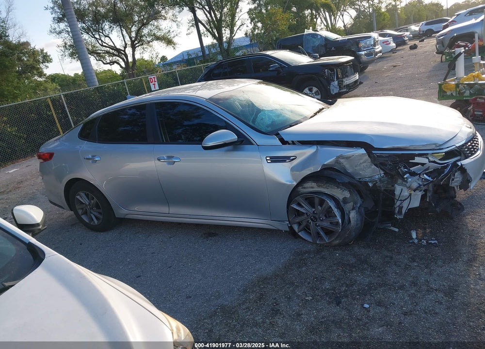 2020 KIA OPTIMA VIN: 5XXGT4L33LG438808