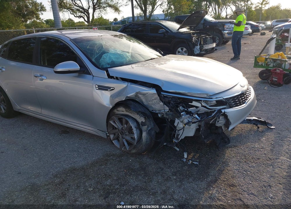 2020 KIA OPTIMA VIN: 5XXGT4L33LG438808