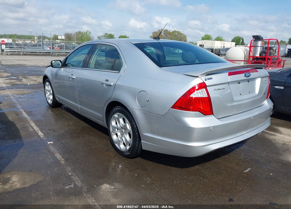2011 FORD FUSION VIN: 3FAHP0HA4BR206586