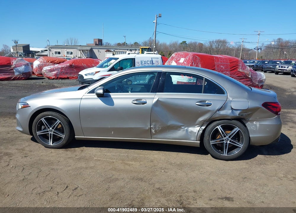 2019 MERCEDES-BENZ A-CLASS VIN: WDD3G4FB7KW022334